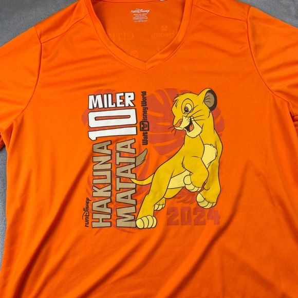 runDisney 2024 Hakuna Matata Short Sleeve 10 Mile Marathon Race Shirt Adult XXL - Picture 2 of 6